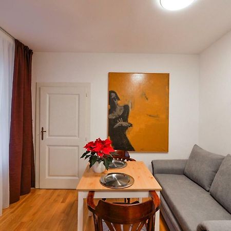 Romantic Apartment Prague Near Charles Bridge Bagian luar foto